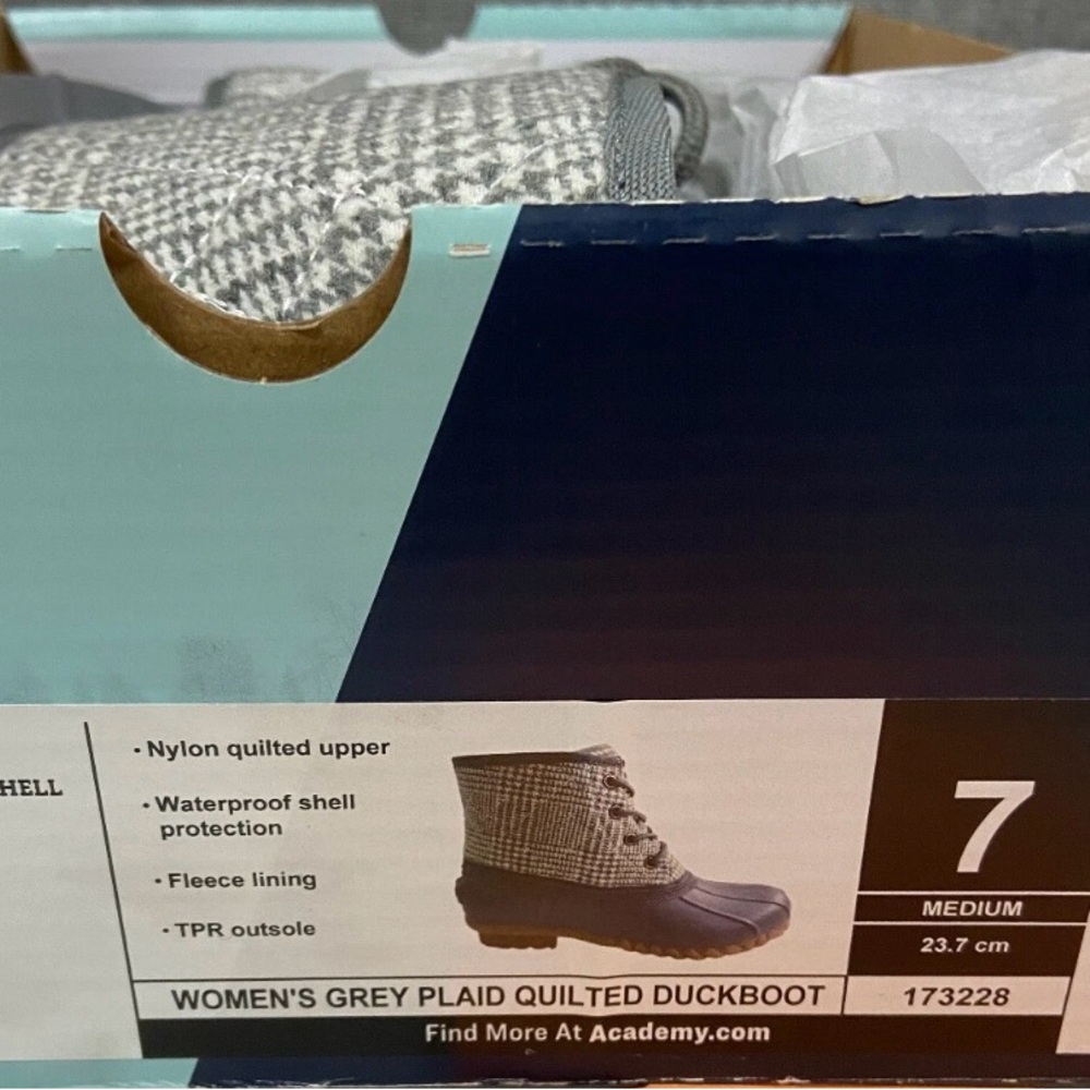 Magellan Outdoors Women's Black and Gray Plaid Quilted Duckboot